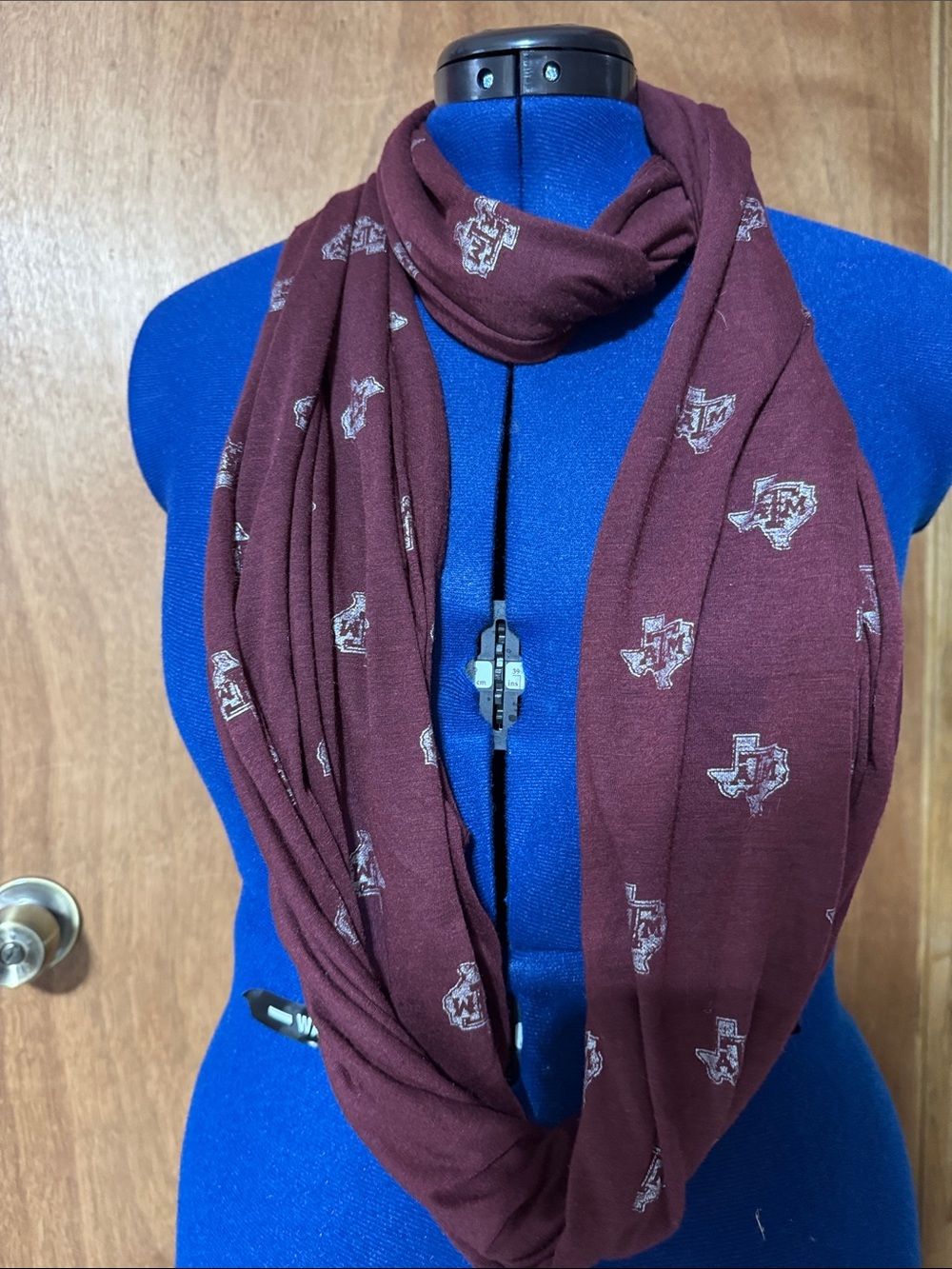 TAMU College Aggies Women's set of Jute bag and Infinity Scarf - Maroon (mlb)